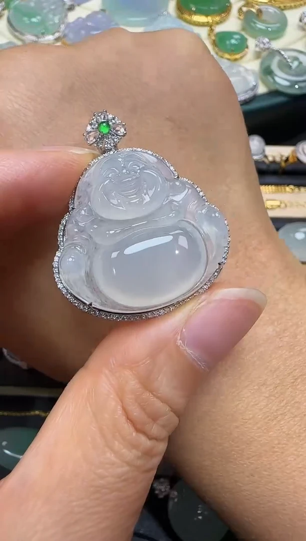 颈饰18K金镶嵌翡翠佛公