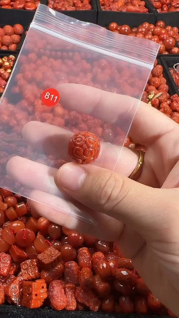 颈饰未镶嵌南红玛瑙1