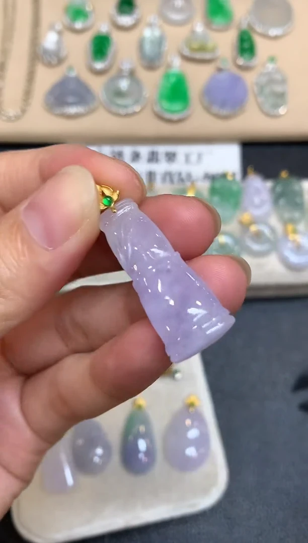 颈饰18K金镶嵌翡翠竹节【无服务费
