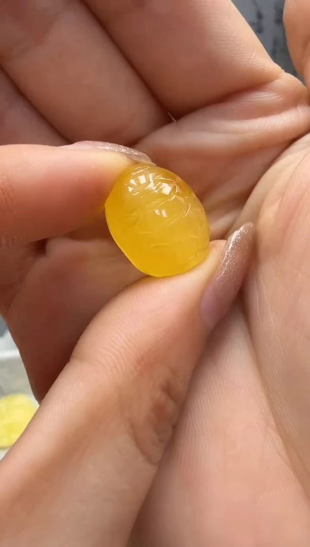 裸石琥珀未镶嵌如图