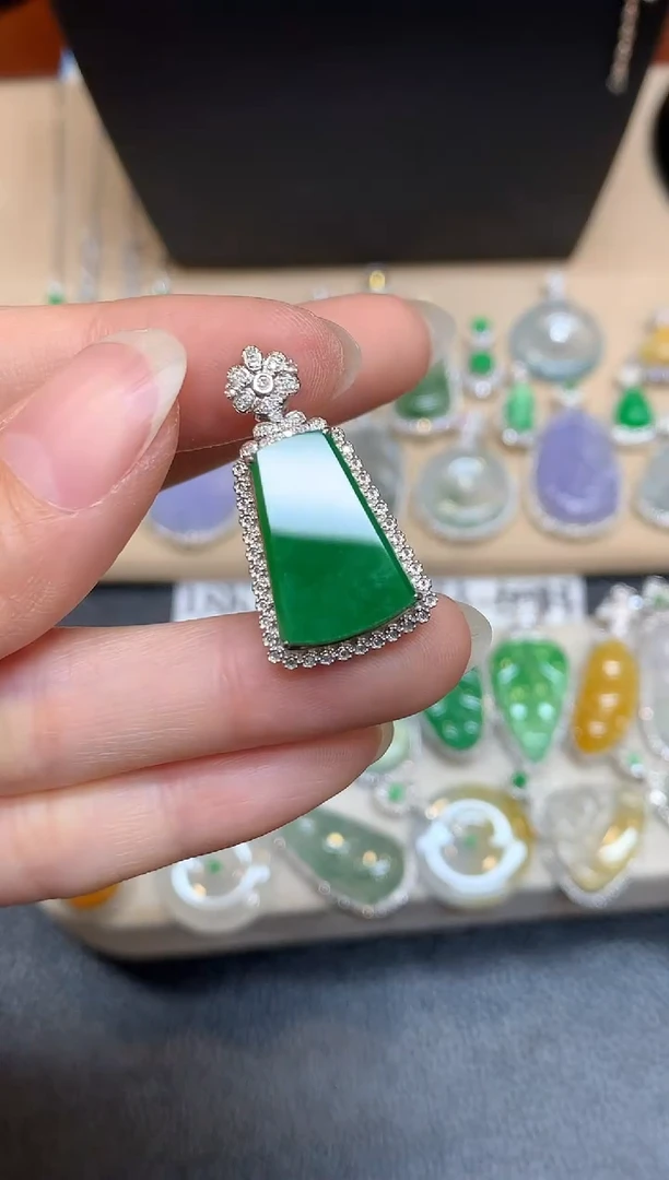 吊坠(不含链)18K金镶嵌翡翠无事牌【无服务费