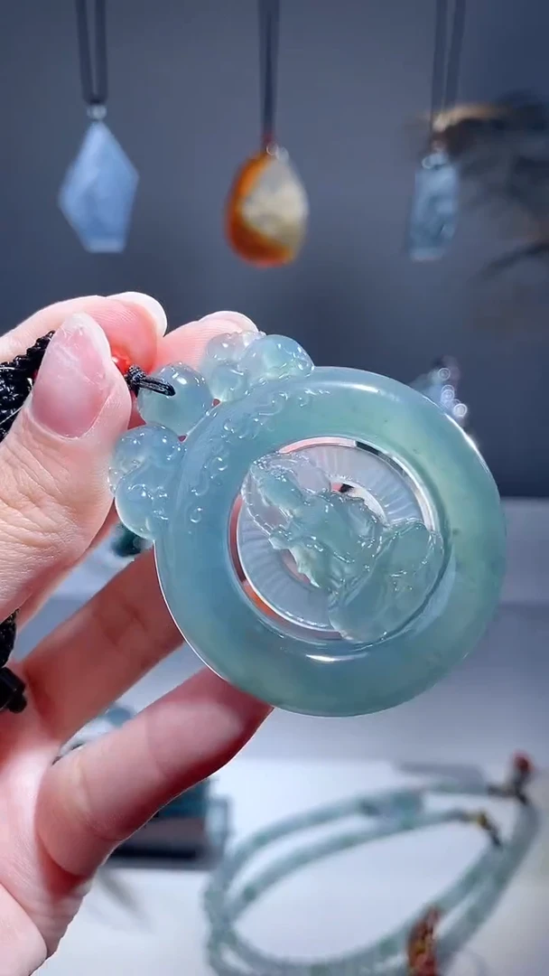 颈饰未镶嵌翡翠观音