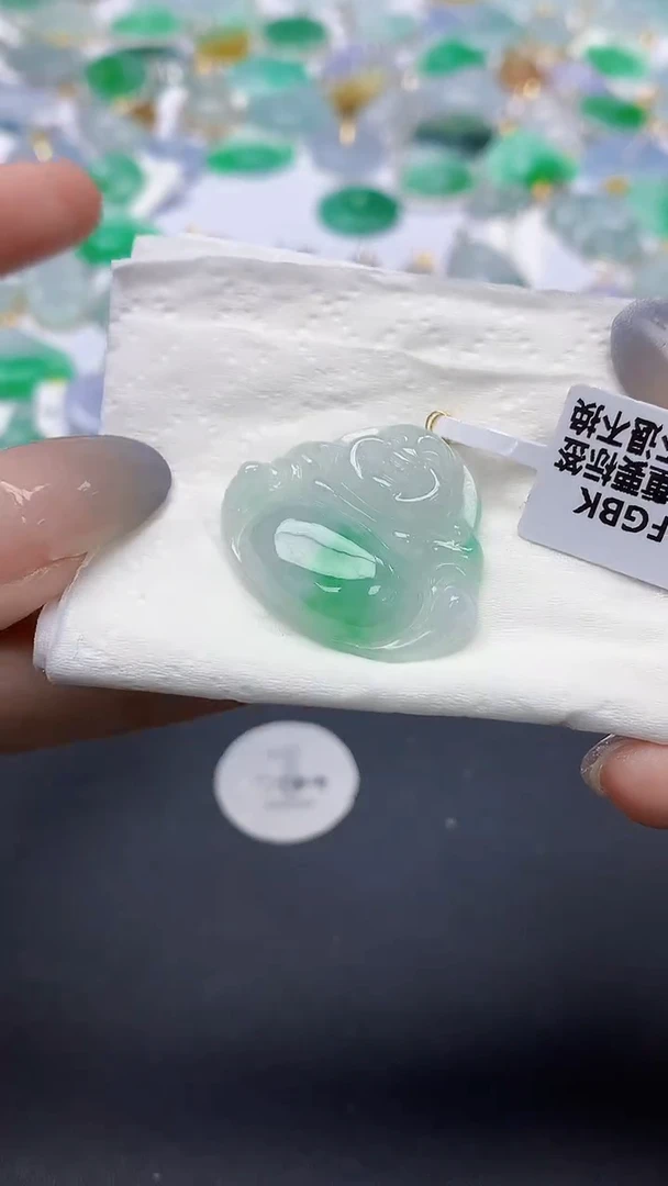 翡翠18K金镶嵌颈饰天然缅甸a货翡翠