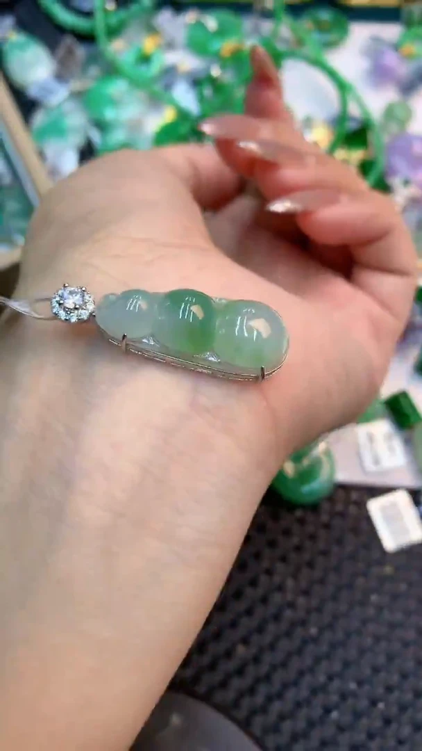 颈饰未镶嵌翡翠1