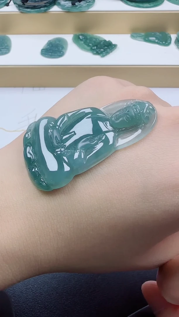 翡翠未镶嵌颈饰素衣多样性发货随机一件发货