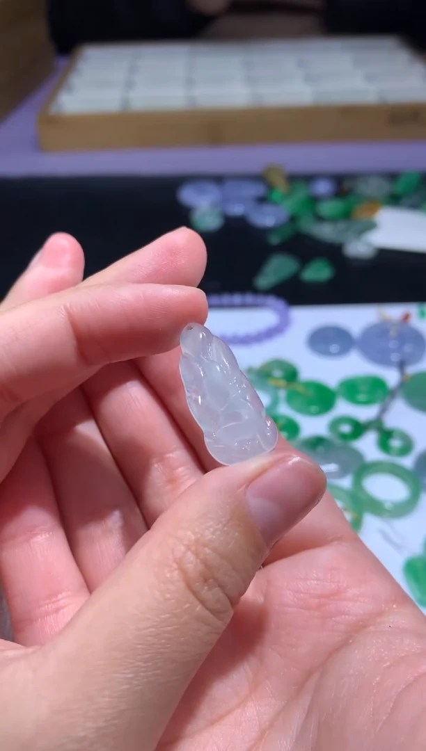 未镶嵌定制翡翠毛货