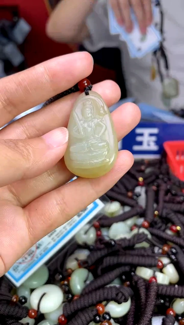 未镶嵌和田玉挂件1