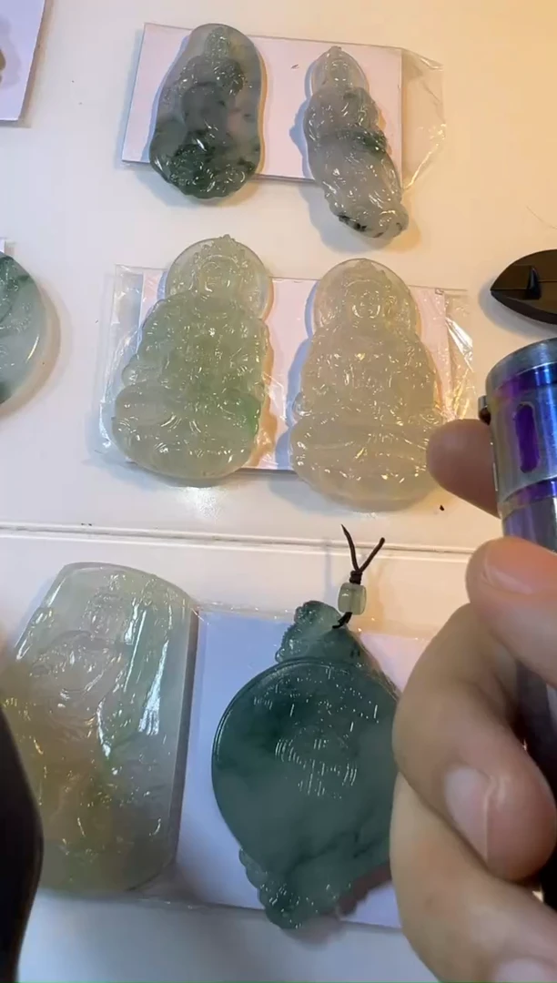 未镶嵌定制翡翠度母