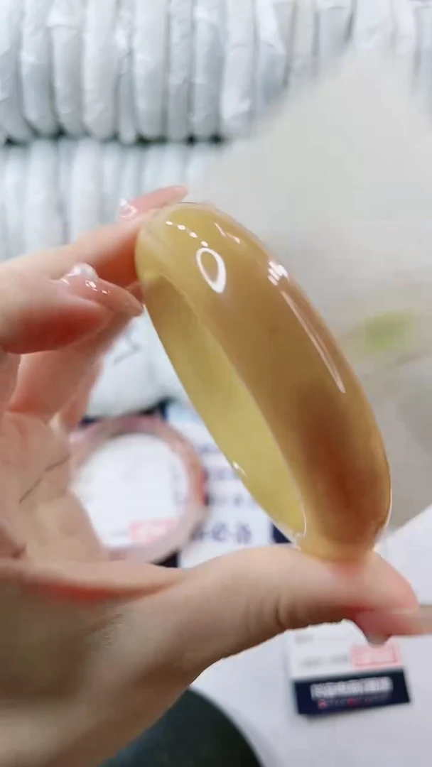 【闪购商品】石英质玉手镯未镶嵌0632302921多样性发货