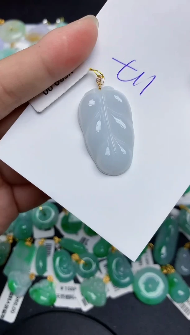 翡翠18K金镶嵌颈饰11111111