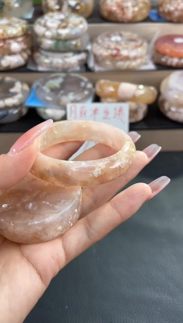 未镶嵌手镯石英质玉53