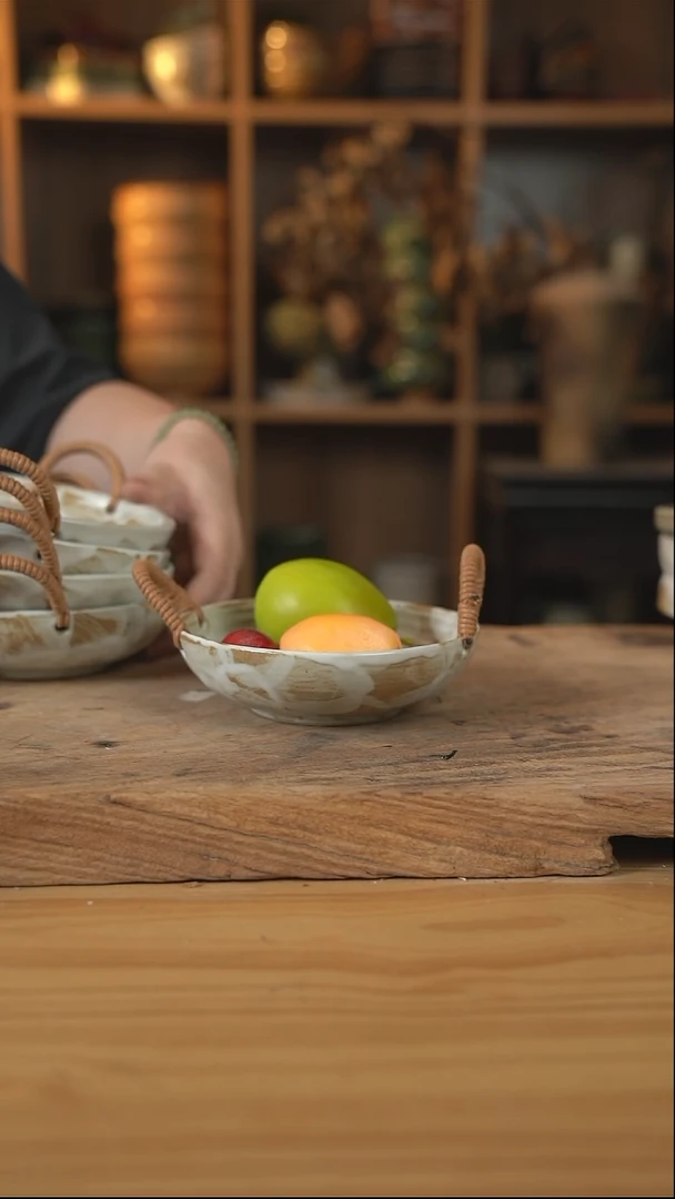 粉影系列的6英寸麻绳螺纹小提篮