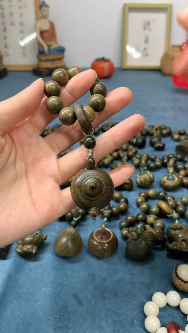 【闪购商品】维腊木（绿檀）把件实心把把壶