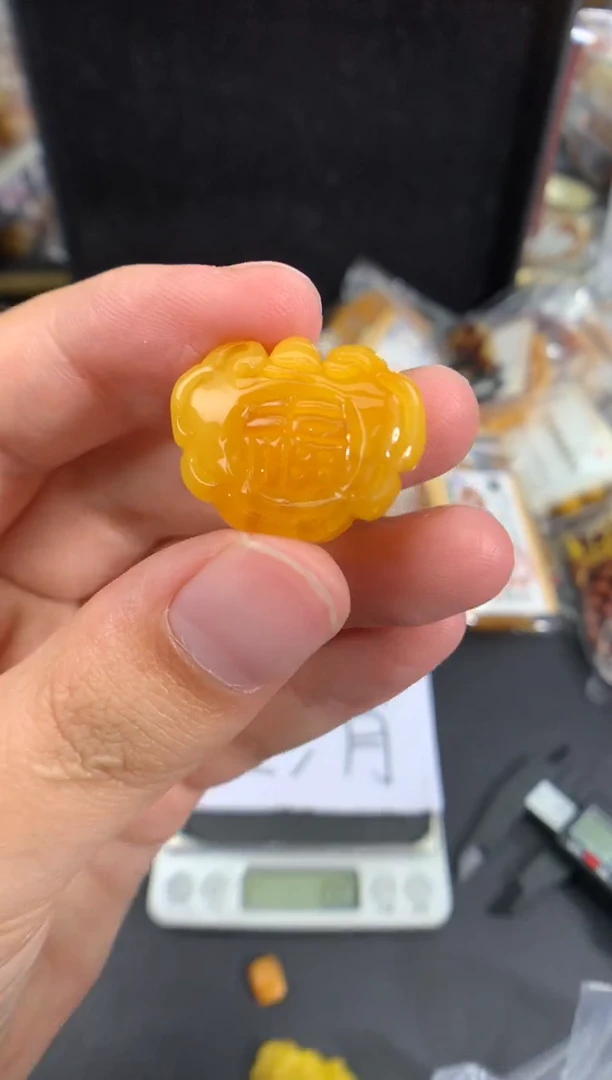 蜜蜡未镶嵌珠宝奇石1