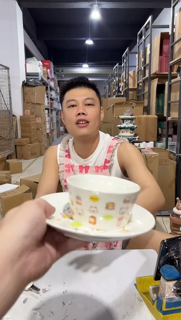 瓷片轻松熊一碗一碟