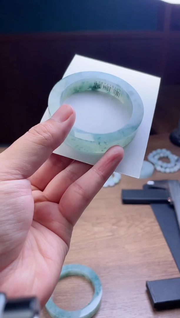 未镶嵌手镯定制翡翠韩*玲定制