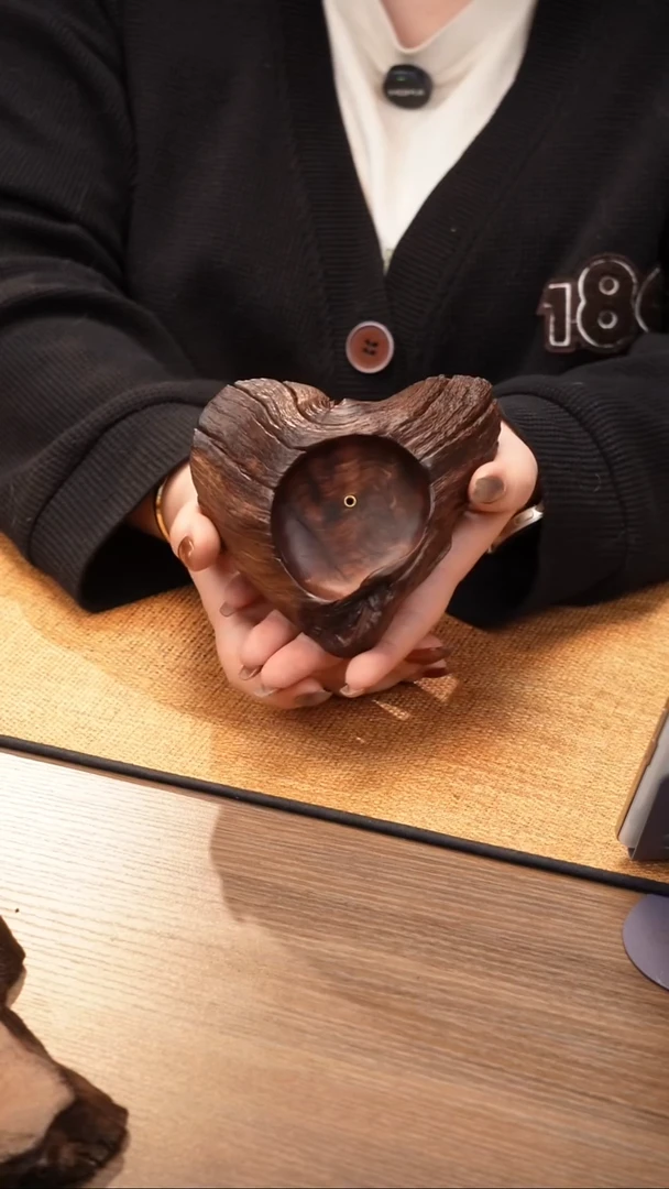 22号云小屋紫柚木香插