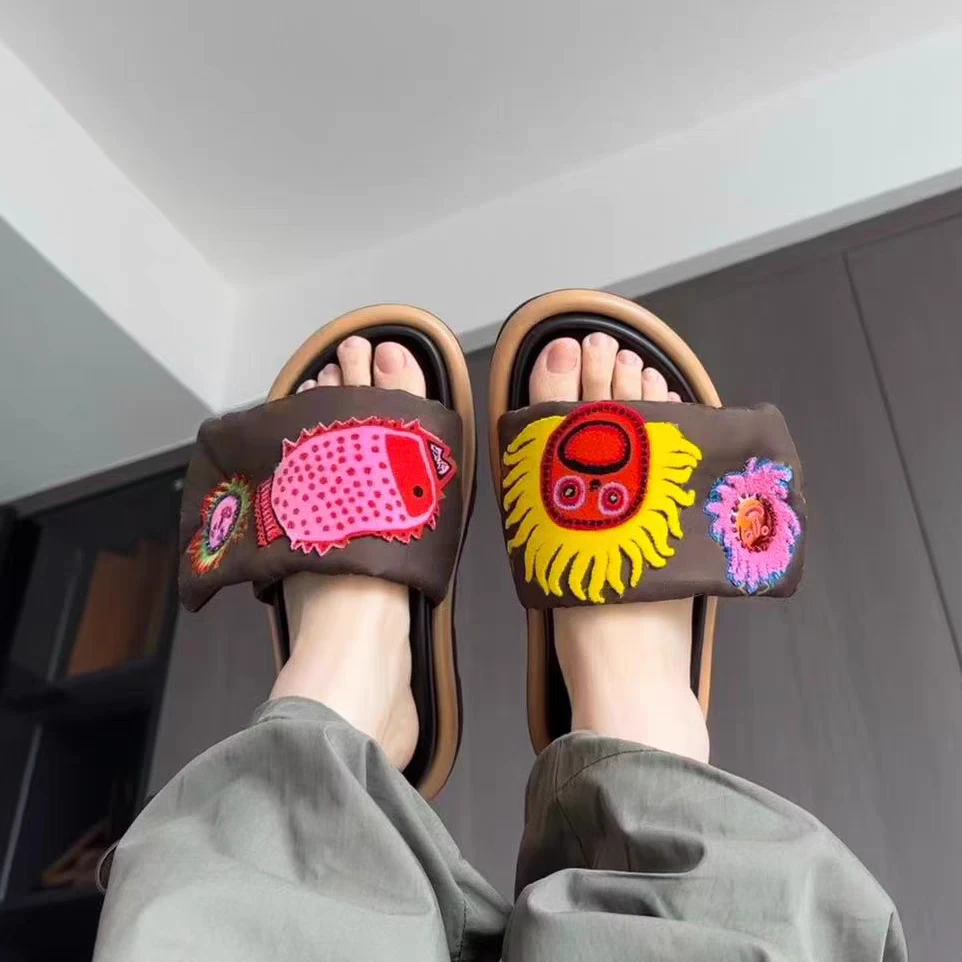 草间弥生拖鞋女魔术贴百搭平底刺绣穆勒鞋厚底外穿休闲沙滩一字拖