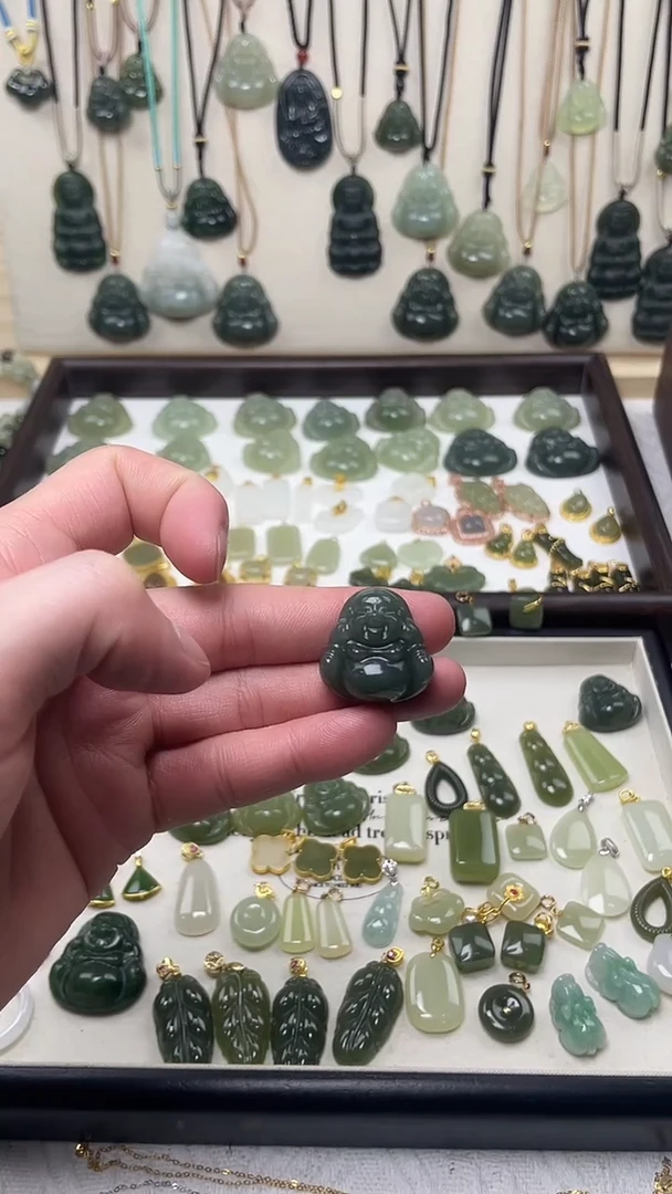 吊坠(不含链)未镶嵌和田玉 吊坠(不含链) 未镶嵌 和田玉