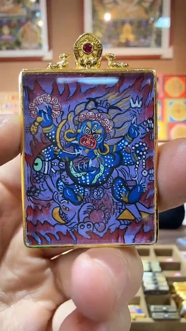 吊坠六臂大黑天-纯手绘唐卡