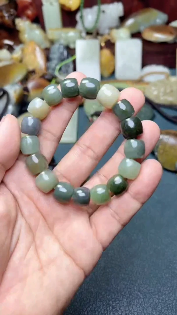 和田玉未镶嵌把件-