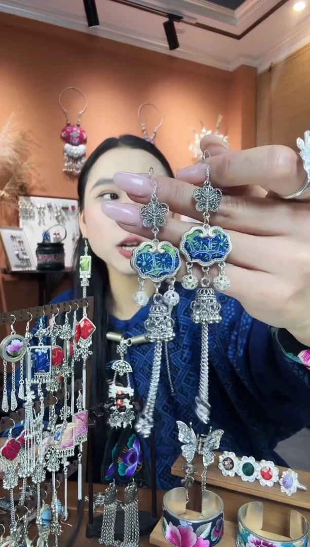 【闪购商品】刺绣纯手工民族风耳环