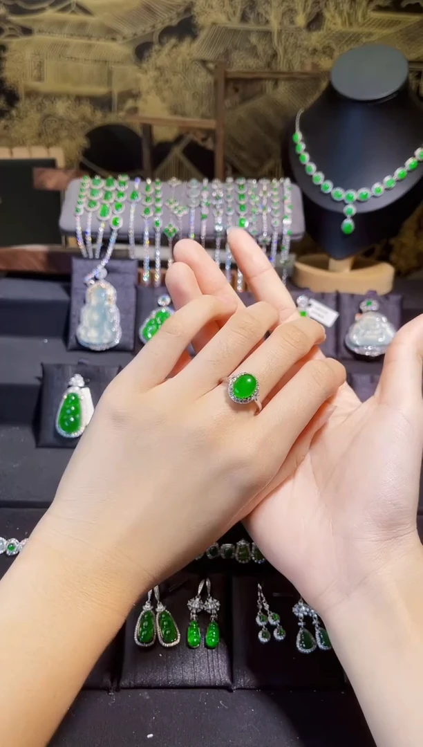 翡翠戒指银S925镶嵌午**辰蛋面戒指