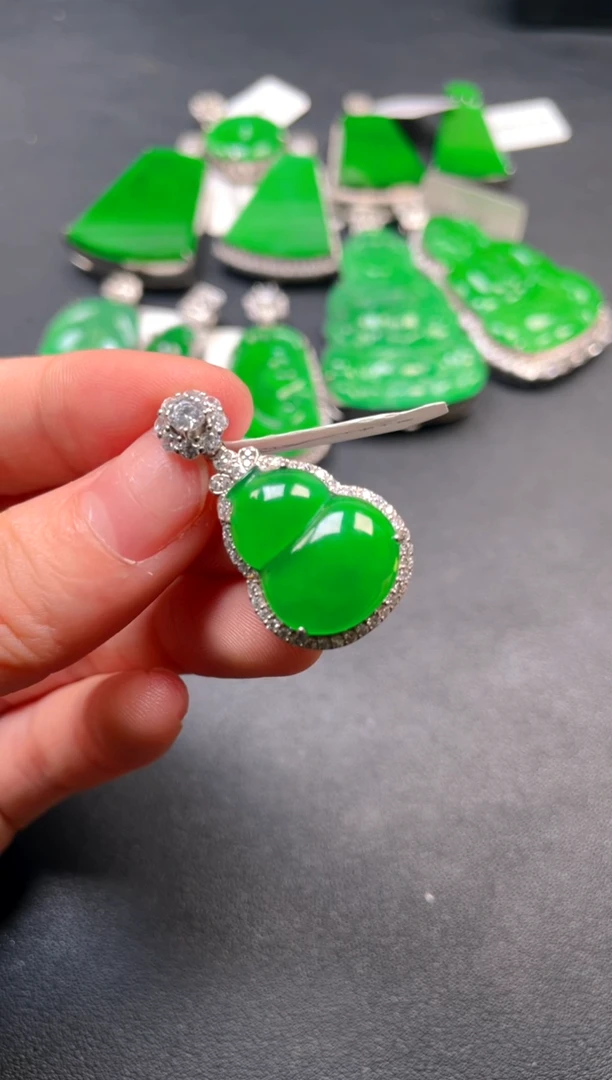 颈饰银S925镶嵌翡翠DZ1