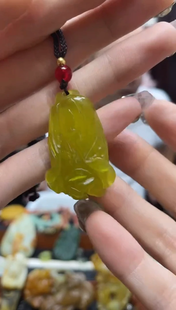未镶嵌岫玉吊坠·
