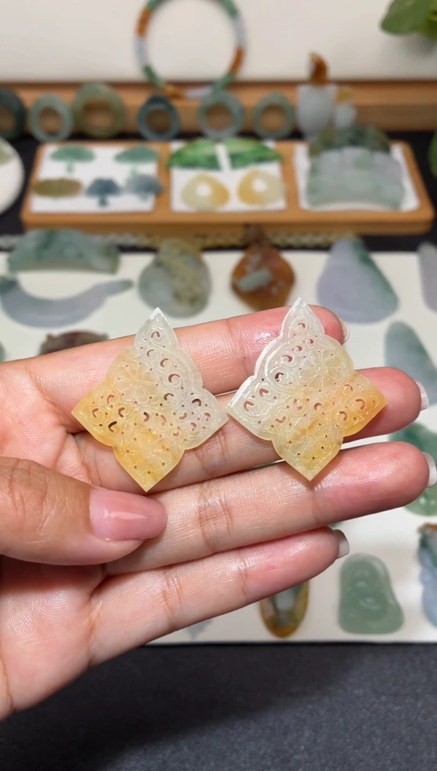 未镶嵌定制翡翠耳饰一对
