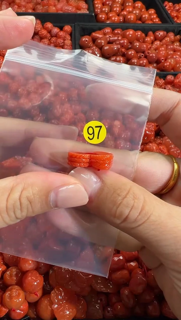 颈饰未镶嵌南红玛瑙1