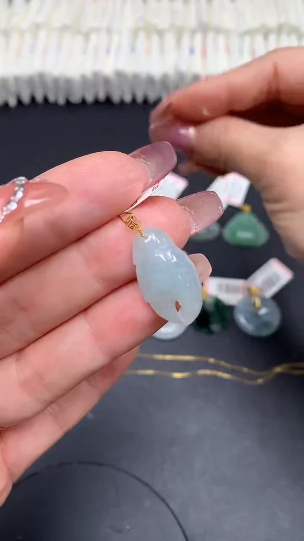 翡翠18K金镶嵌吊坠(不含链)MS184658