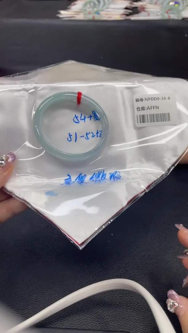 翡翠手镯未镶嵌翡翠手镯1