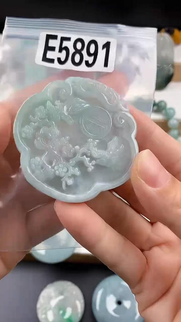 颈饰未镶嵌翡翠天然翡翠吊坠挂件