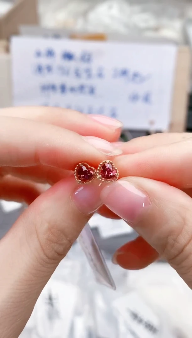 18K金镶嵌耳饰碧玺-专柜-