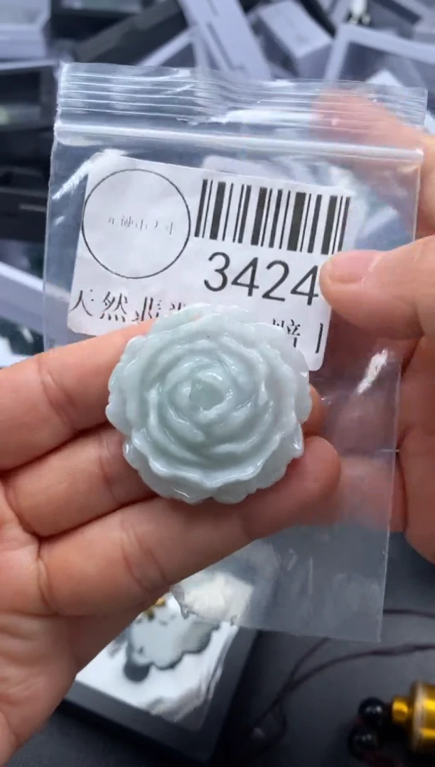 吊坠(不含链)未镶嵌翡翠3424