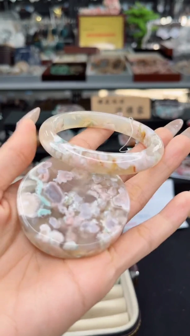 【闪购商品】石英质玉手镯未镶嵌55圈口（赠送镯心）6507027