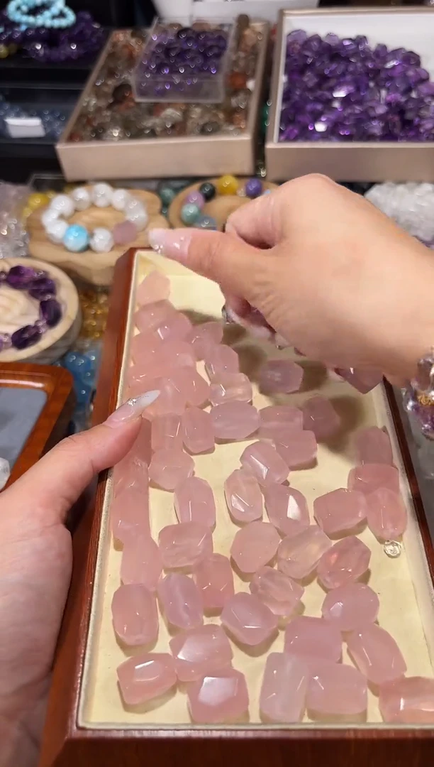 水晶手串未镶嵌H79粉水晶随行一个宽卡约13-14