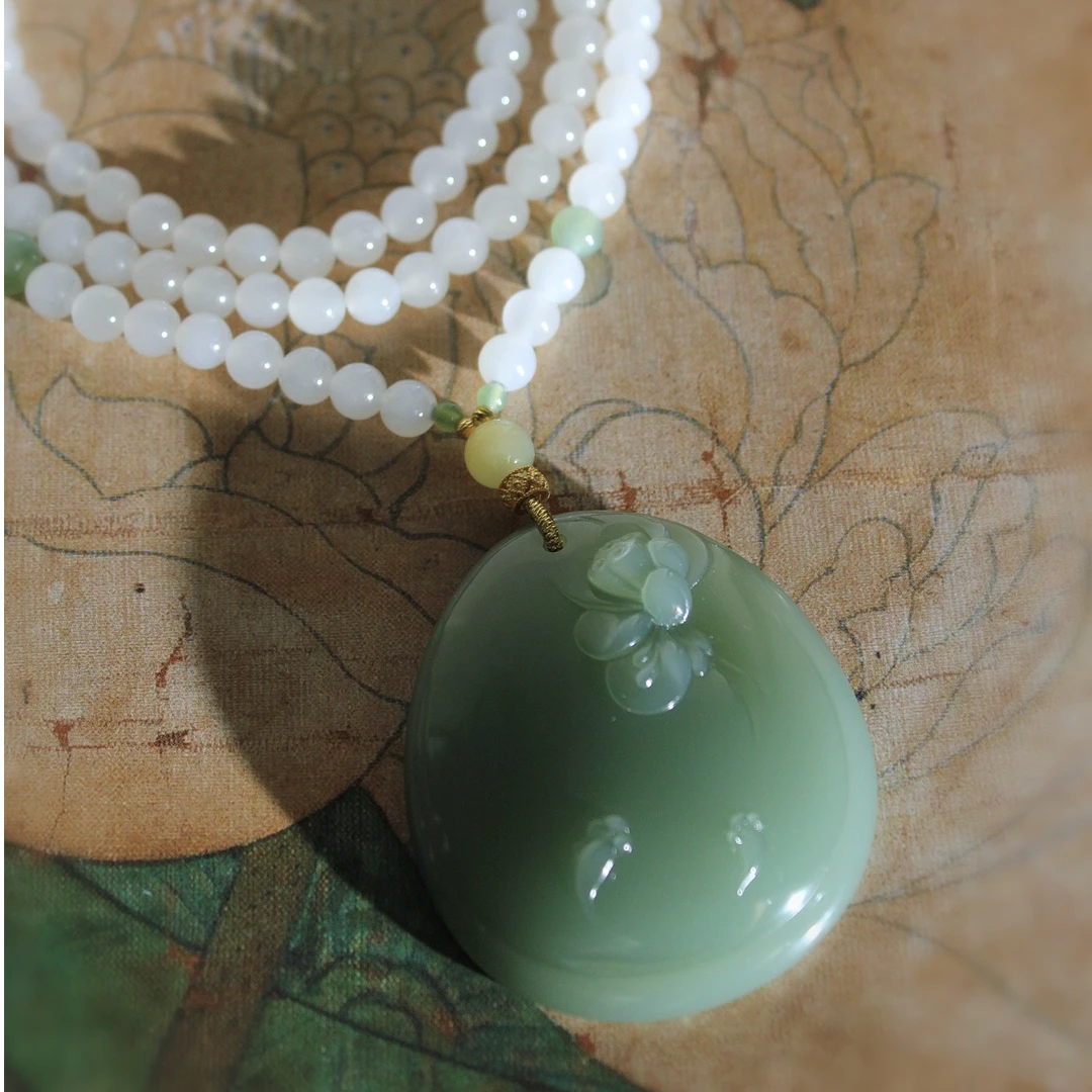 【岚溪珠宝】——碧玉粉青，双鱼戏莲花，风摇荷花动，鱼戏莲叶间。。。。