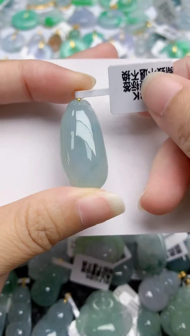 翡翠18K金镶嵌颈饰天然翡翠A货