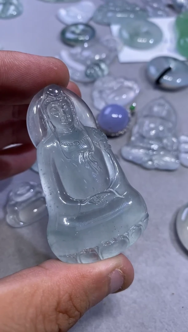 颈饰未镶嵌翡翠观音38800