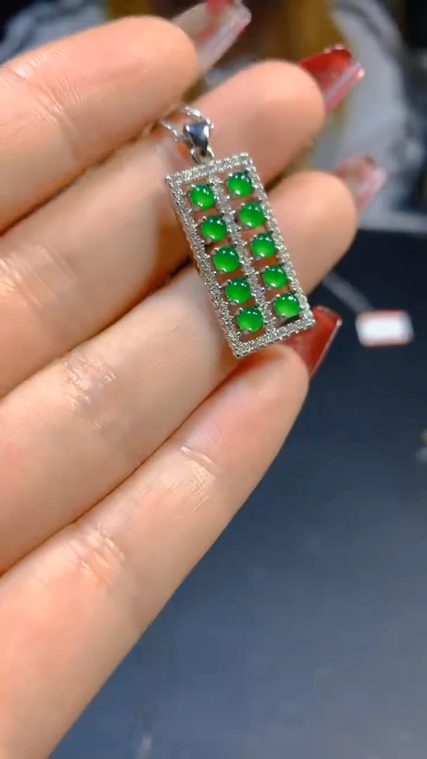 【闪购商品】翡翠吊坠(赠链)未镶嵌0414263515多样性发一