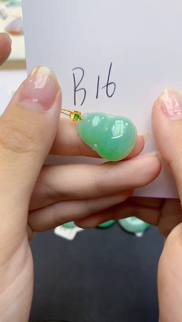 翡翠18K金镶嵌颈饰天然缅甸A货翡翠`1