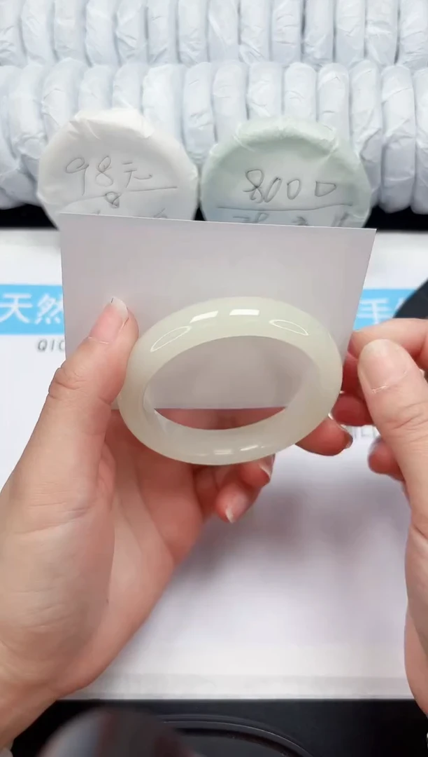 【闪购商品】石英质玉手镯未镶嵌31-57.6