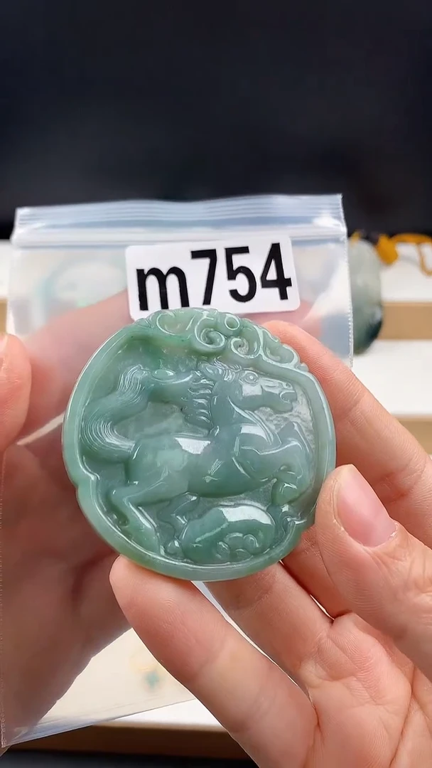 颈饰未镶嵌翡翠天然翡翠吊坠挂件