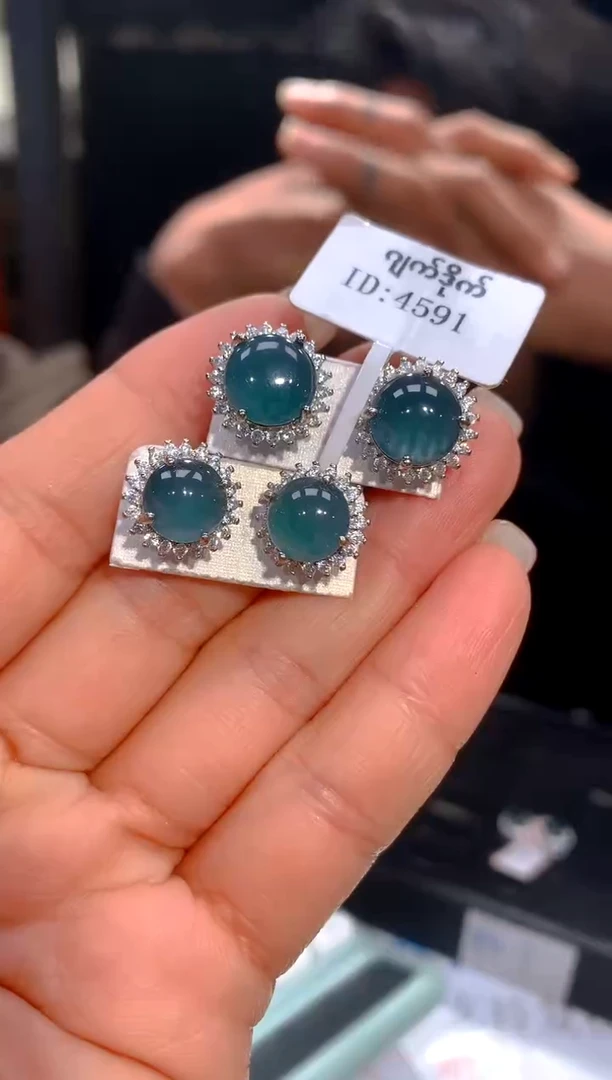 【闪购商品】定制翡翠未镶嵌31-多样性发货（发其一） 