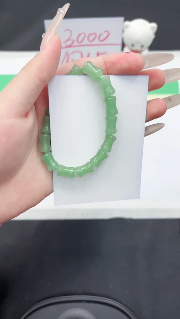 【闪购商品】石英质玉手镯未镶嵌0000