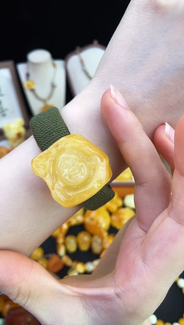 琥珀未镶嵌珠宝奇石柒月