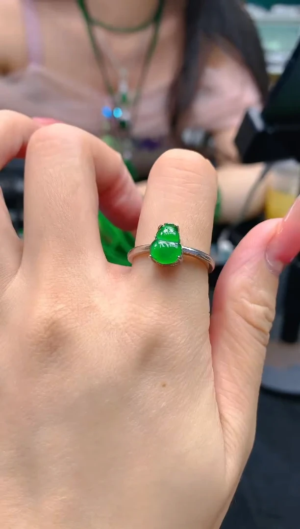 翡翠未镶嵌颈饰天然A货翡翠