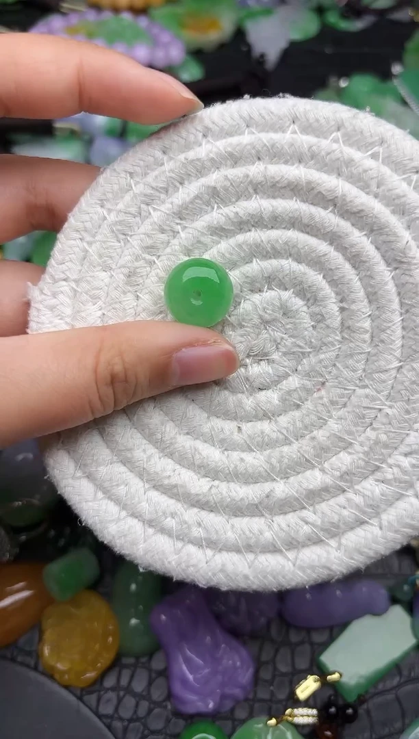 颈饰未镶嵌翡翠缅甸翡翠吊坠